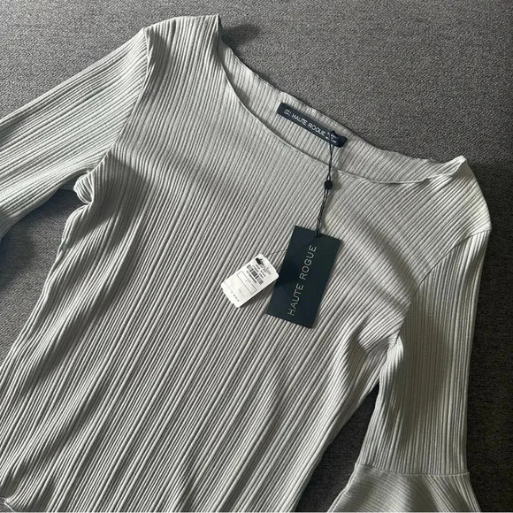 Haute Rogue Gray Bell Sleeve Blouse Top Large NWT - Picture 2 of 7